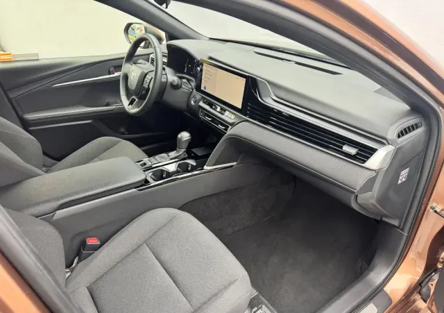 TOYOTA Camry 2.5 Hybrid Comfort CVT