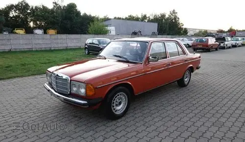 MERCEDES-BENZ W123 