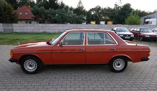 MERCEDES-BENZ W123 