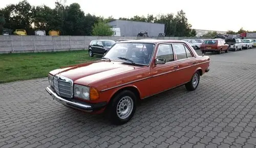 MERCEDES-BENZ W123 