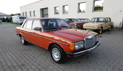 MERCEDES-BENZ W123 