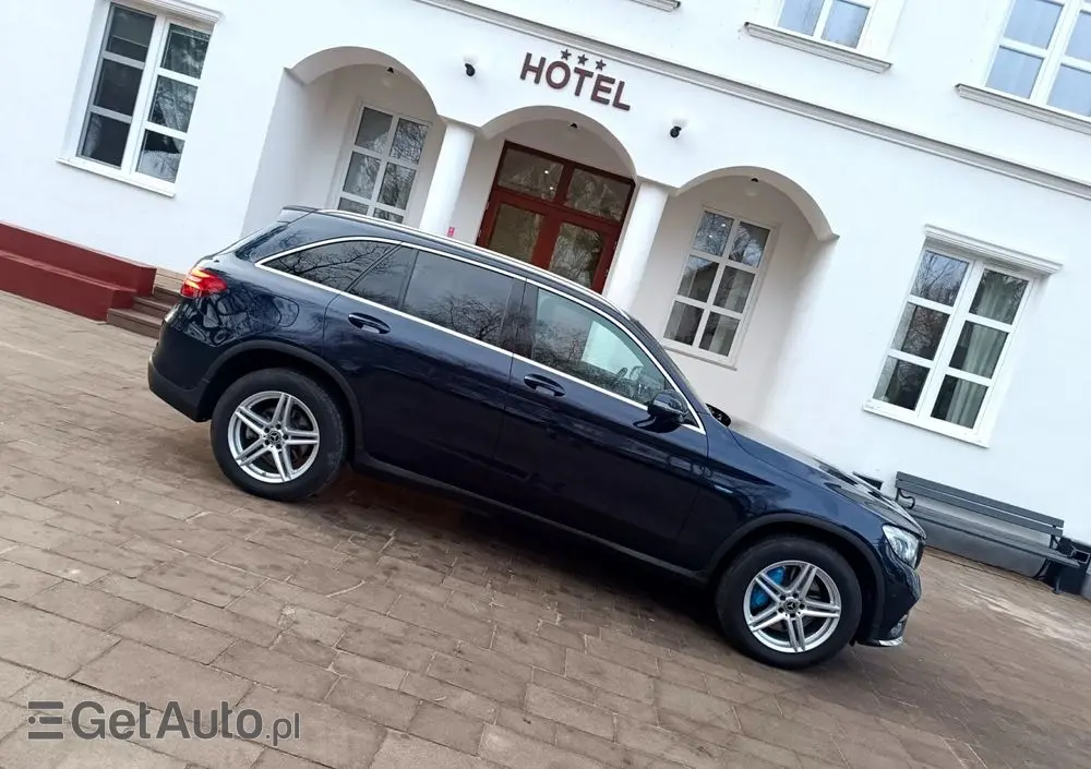 MERCEDES-BENZ GLC 