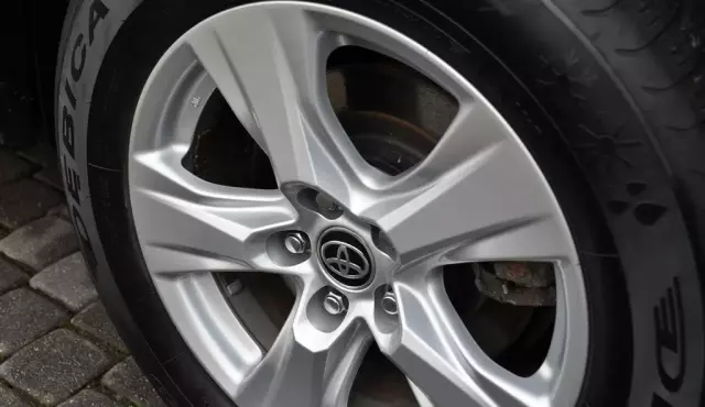 TOYOTA RAV4 2.5 (218 KM) Hybrid CVT