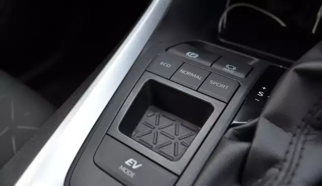 TOYOTA RAV4 2.5 (218 KM) Hybrid CVT