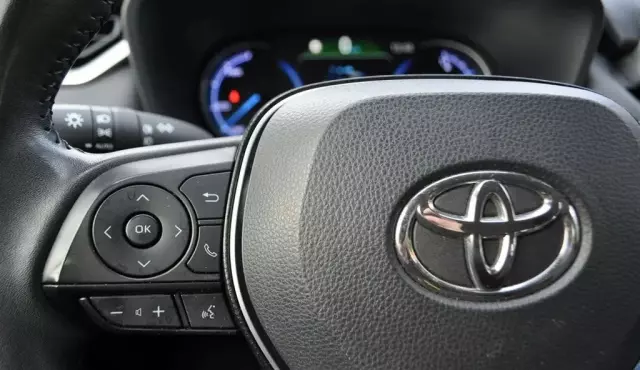 TOYOTA RAV4 2.5 (218 KM) Hybrid CVT