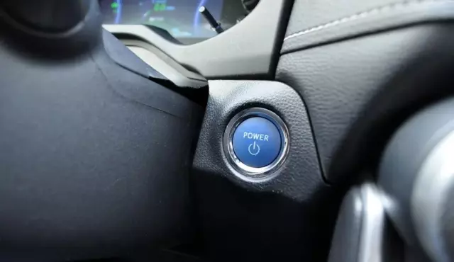 TOYOTA RAV4 2.5 (218 KM) Hybrid CVT