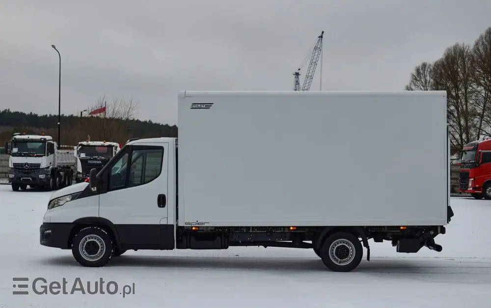 IVECO DAILY 35S14 / 2.3 - 140 KM / AUTIOMAT HI-MATIC / 3 OSOBY / DO 3,5 TONY / KONTENER / DOSTAWCZE / WINDA PALFINGER / KLIMA / TEMPOMAT / 2022 / SERWISOWANY / SPROWADZONY Z NIEMIEC 