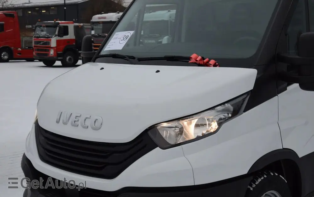 IVECO DAILY 35S14 / 2.3 - 140 KM / AUTIOMAT HI-MATIC / 3 OSOBY / DO 3,5 TONY / KONTENER / DOSTAWCZE / WINDA PALFINGER / KLIMA / TEMPOMAT / 2022 / SERWISOWANY / SPROWADZONY Z NIEMIEC 