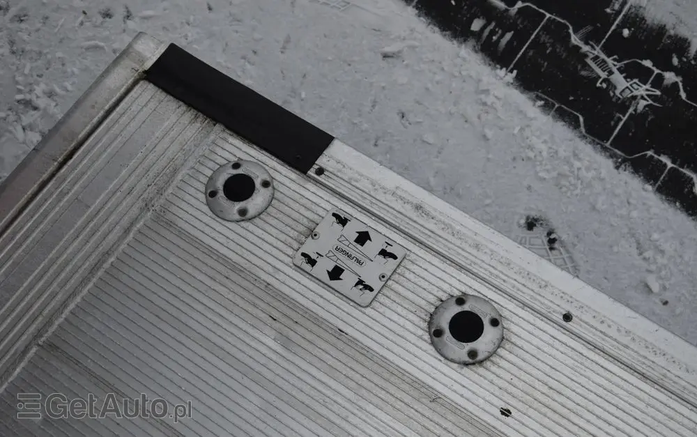 IVECO DAILY 35S14 / 2.3 - 140 KM / AUTIOMAT HI-MATIC / 3 OSOBY / DO 3,5 TONY / KONTENER / DOSTAWCZE / WINDA PALFINGER / KLIMA / TEMPOMAT / 2022 / SERWISOWANY / SPROWADZONY Z NIEMIEC 