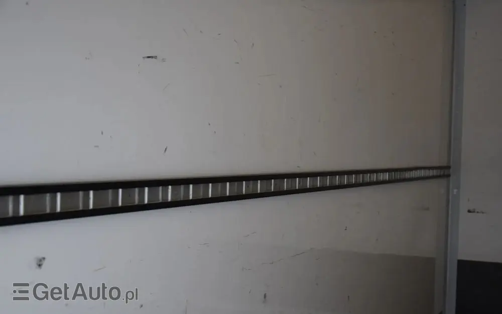 IVECO DAILY 35S14 / 2.3 - 140 KM / AUTIOMAT HI-MATIC / 3 OSOBY / DO 3,5 TONY / KONTENER / DOSTAWCZE / WINDA PALFINGER / KLIMA / TEMPOMAT / 2022 / SERWISOWANY / SPROWADZONY Z NIEMIEC 