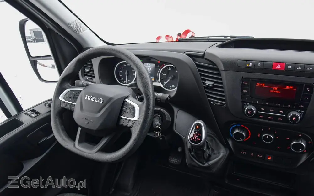 IVECO DAILY 35S14 / 2.3 - 140 KM / AUTIOMAT HI-MATIC / 3 OSOBY / DO 3,5 TONY / KONTENER / DOSTAWCZE / WINDA PALFINGER / KLIMA / TEMPOMAT / 2022 / SERWISOWANY / SPROWADZONY Z NIEMIEC 