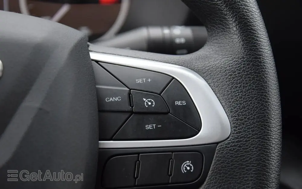 IVECO DAILY 35S14 / 2.3 - 140 KM / AUTIOMAT HI-MATIC / 3 OSOBY / DO 3,5 TONY / KONTENER / DOSTAWCZE / WINDA PALFINGER / KLIMA / TEMPOMAT / 2022 / SERWISOWANY / SPROWADZONY Z NIEMIEC 