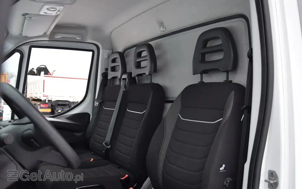 IVECO DAILY 35S14 / 2.3 - 140 KM / AUTIOMAT HI-MATIC / 3 OSOBY / DO 3,5 TONY / KONTENER / DOSTAWCZE / WINDA PALFINGER / KLIMA / TEMPOMAT / 2022 / SERWISOWANY / SPROWADZONY Z NIEMIEC 