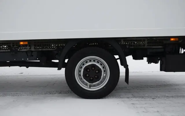 IVECO DAILY 35S14 / 2.3 - 140 KM / AUTIOMAT HI-MATIC / 3 OSOBY / DO 3,5 TONY / KONTENER / DOSTAWCZE / WINDA PALFINGER / KLIMA / TEMPOMAT / 2022 / SERWISOWANY / SPROWADZONY Z NIEMIEC 