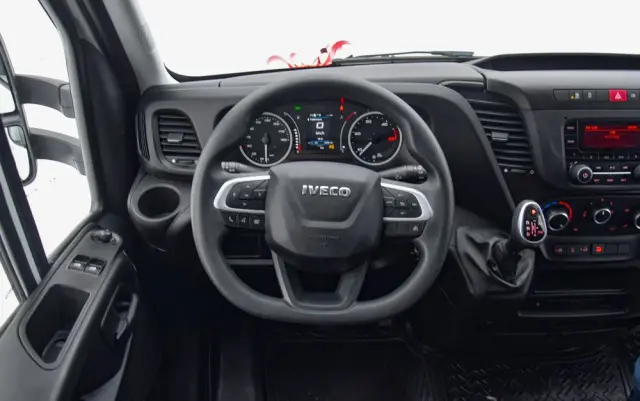 IVECO DAILY 35S14 / 2.3 - 140 KM / AUTIOMAT HI-MATIC / 3 OSOBY / DO 3,5 TONY / KONTENER / DOSTAWCZE / WINDA PALFINGER / KLIMA / TEMPOMAT / 2022 / SERWISOWANY / SPROWADZONY Z NIEMIEC 