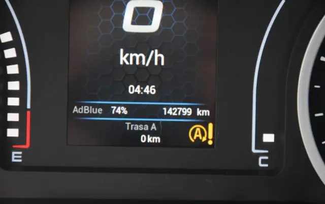 IVECO DAILY 35S14 / 2.3 - 140 KM / AUTIOMAT HI-MATIC / 3 OSOBY / DO 3,5 TONY / KONTENER / DOSTAWCZE / WINDA PALFINGER / KLIMA / TEMPOMAT / 2022 / SERWISOWANY / SPROWADZONY Z NIEMIEC 