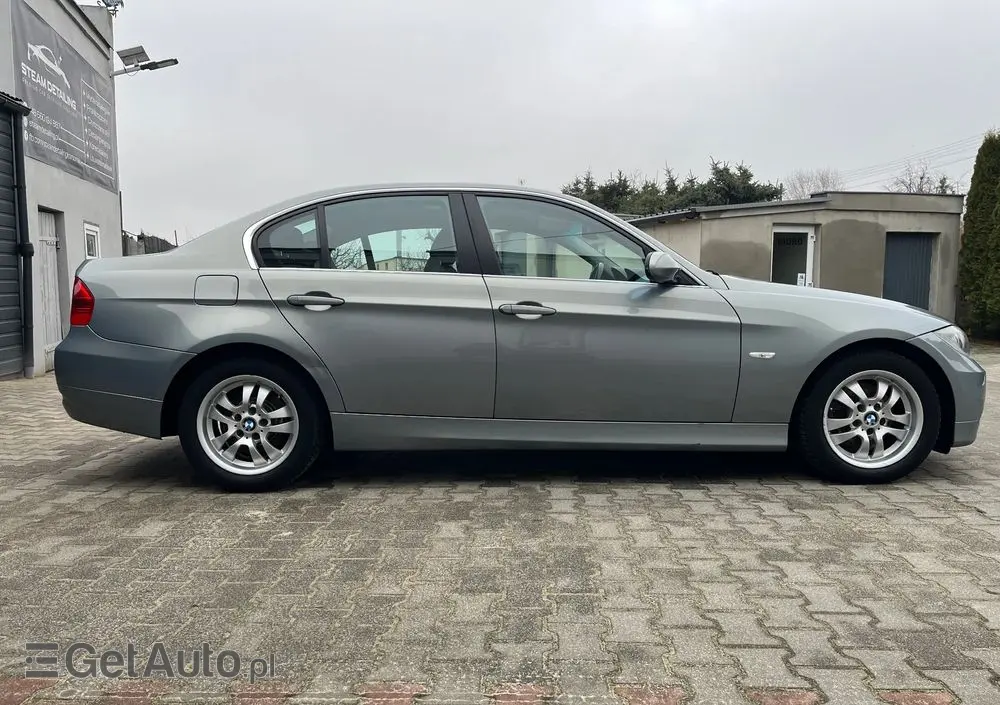 BMW Seria 3 325i
