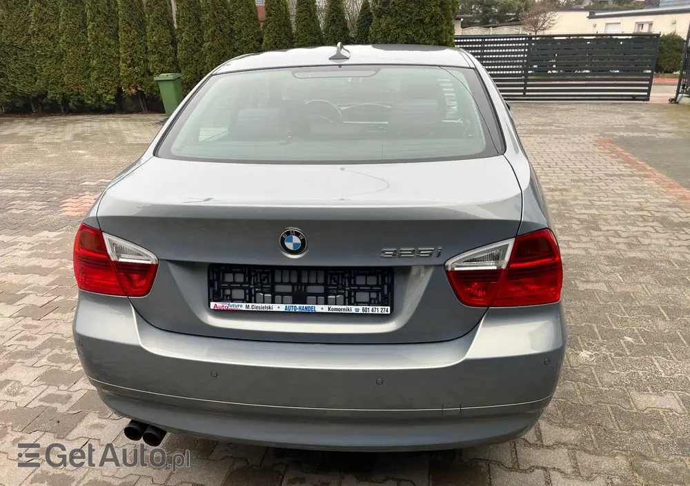 BMW Seria 3 325i