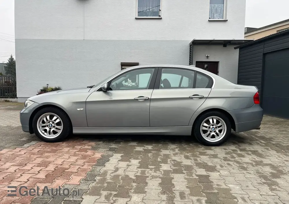 BMW Seria 3 325i