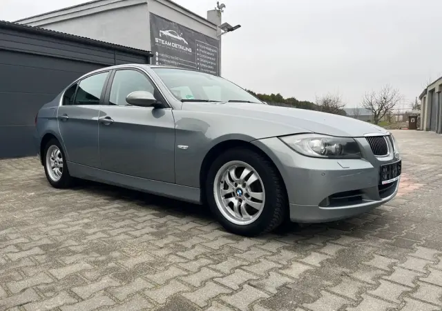 BMW Seria 3 325i