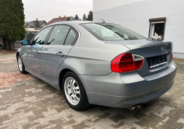 BMW Seria 3 325i