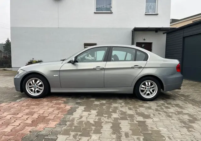 BMW Seria 3 325i