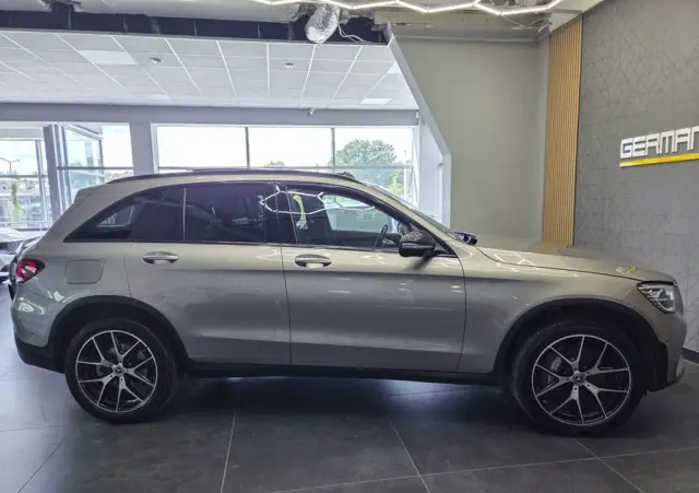 MERCEDES-BENZ GLC 