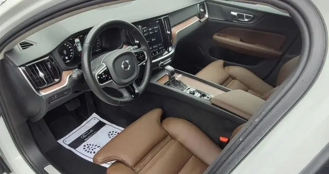 VOLVO V60 D4 AWD Geartronic Inscription