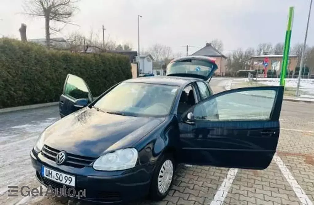 VOLKSWAGEN Golf 