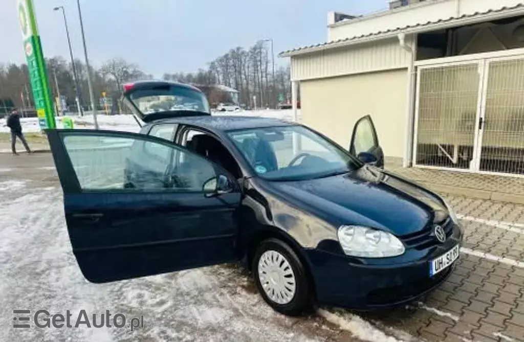 VOLKSWAGEN Golf 