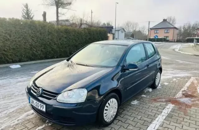 VOLKSWAGEN Golf 