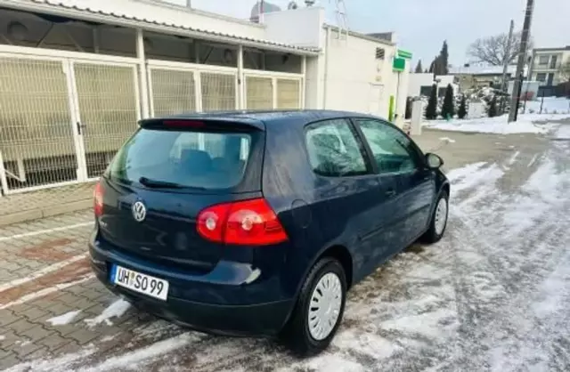 VOLKSWAGEN Golf 