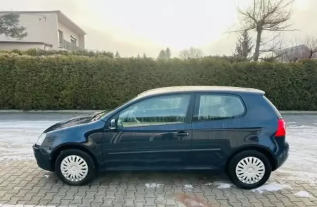 VOLKSWAGEN Golf 