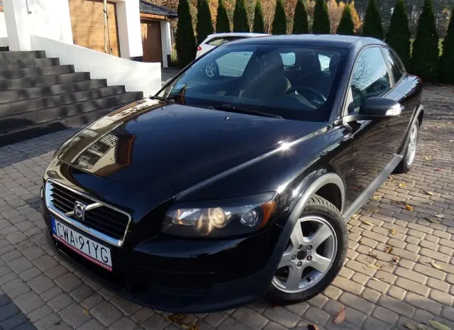 VOLVO C30 