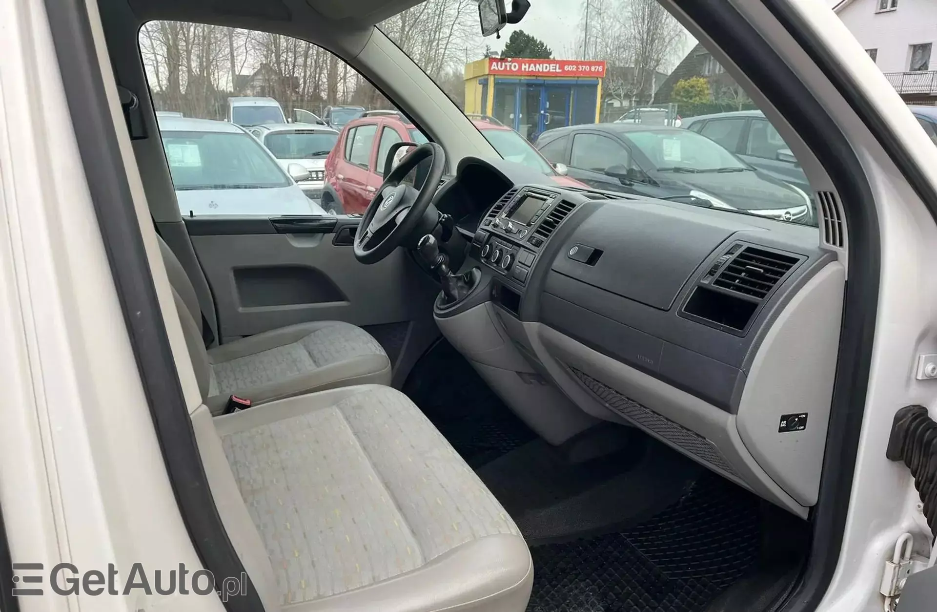VOLKSWAGEN T5 