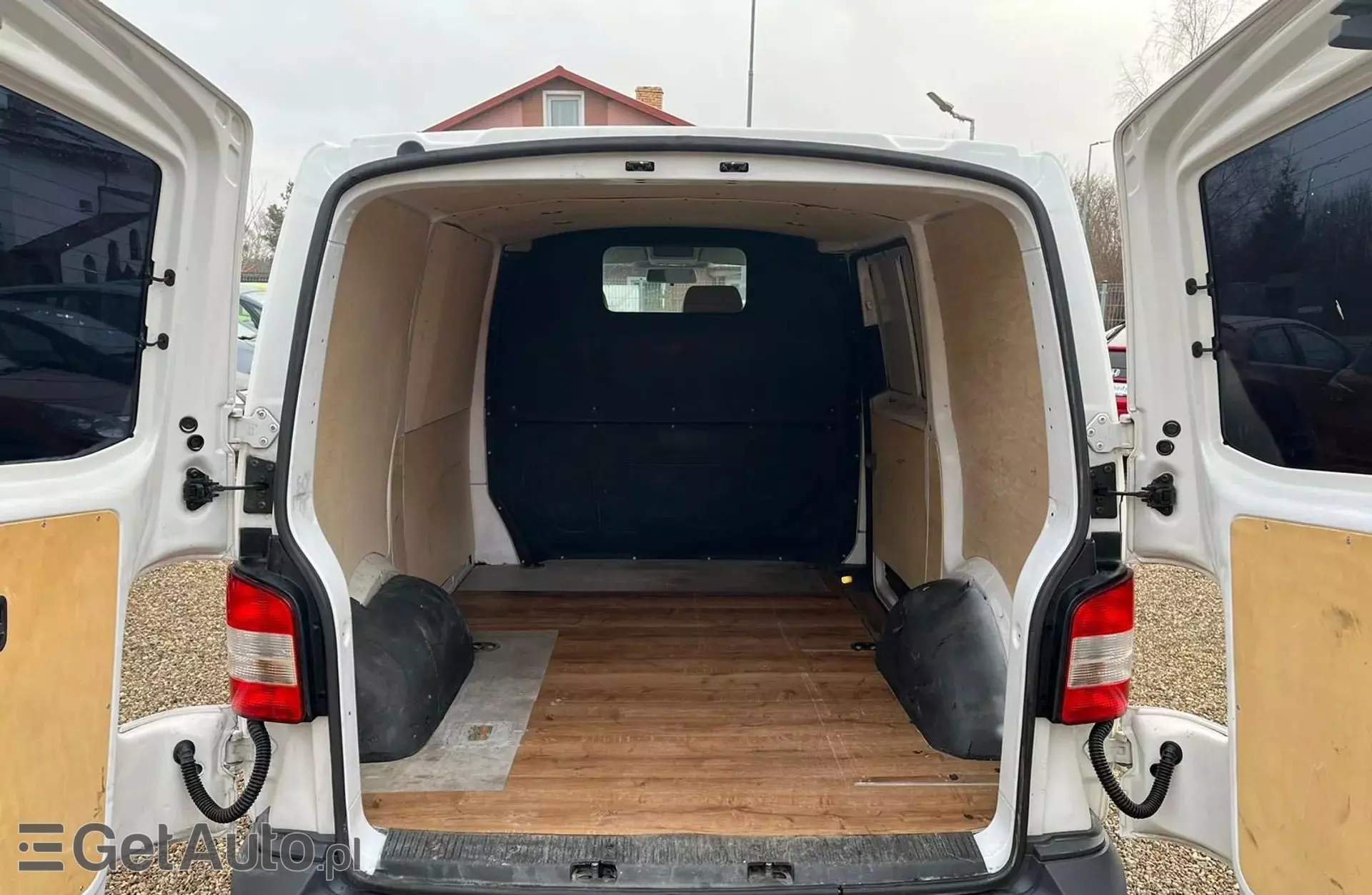 VOLKSWAGEN T5 
