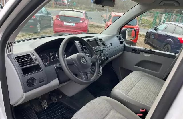 VOLKSWAGEN T5 