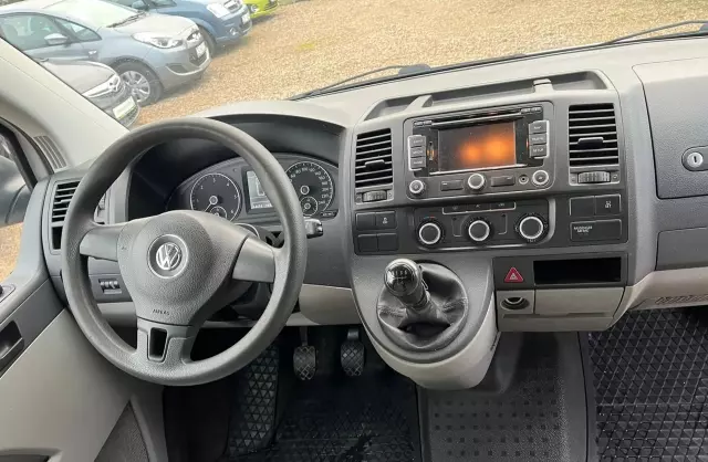 VOLKSWAGEN T5 
