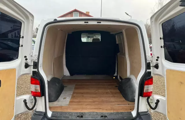 VOLKSWAGEN T5 