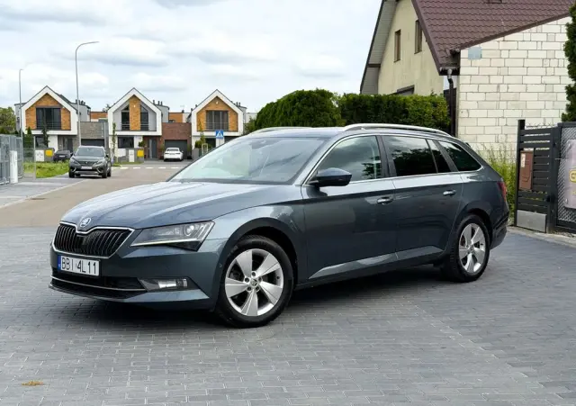 SKODA Superb 1.6 TDI Style