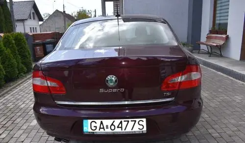 SKODA Superb 