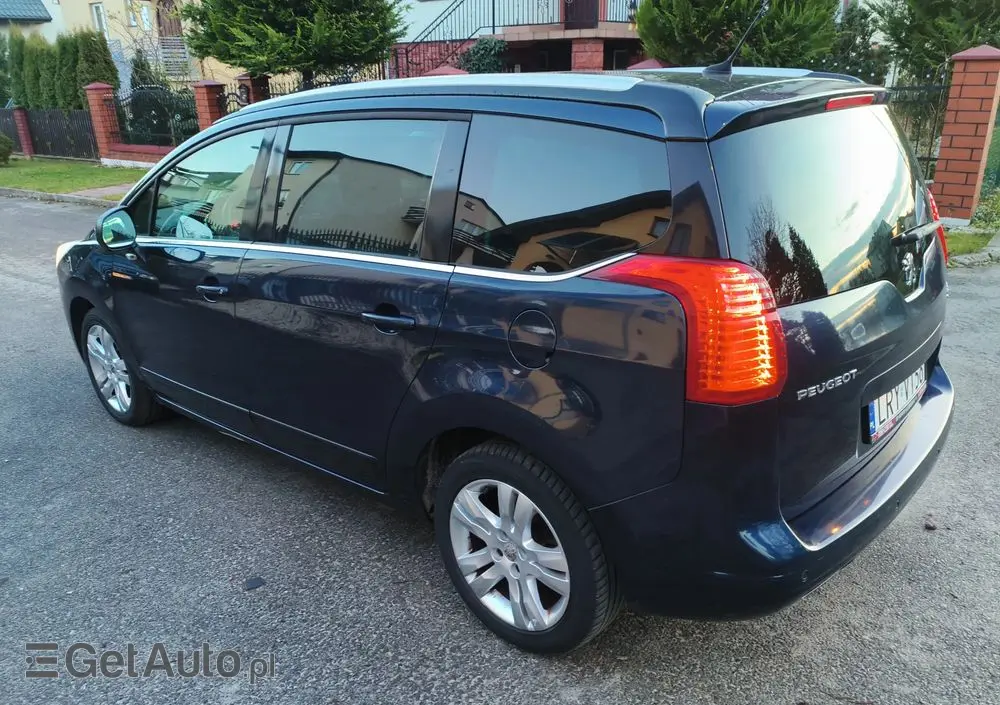 PEUGEOT 5008 155 THP Allure