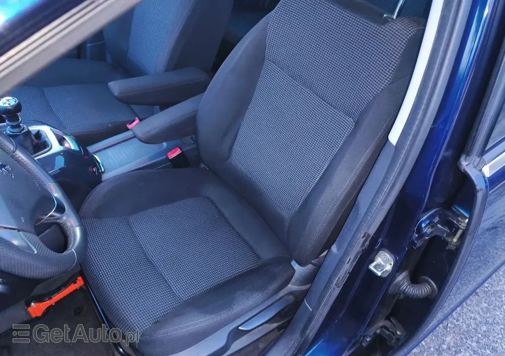 PEUGEOT 5008 155 THP Allure