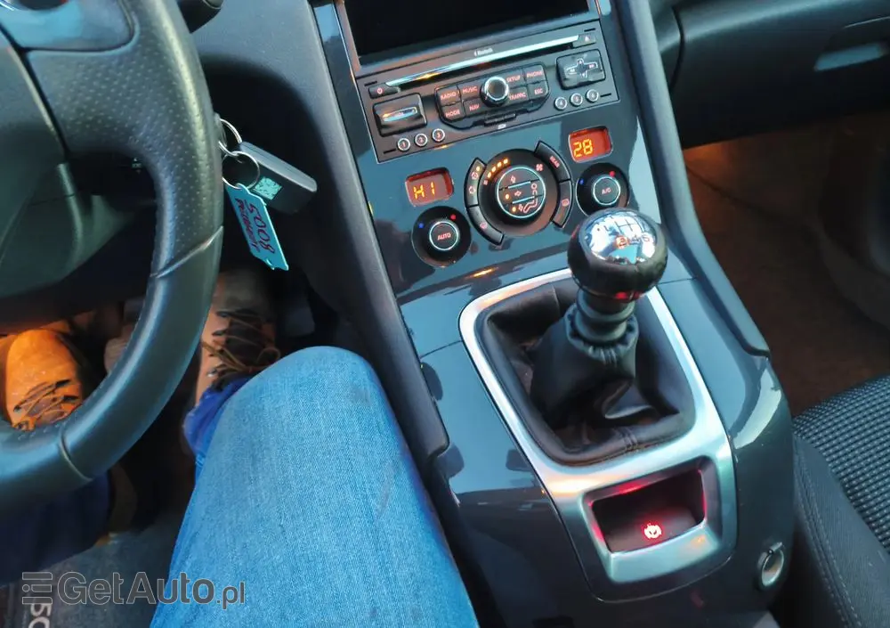 PEUGEOT 5008 155 THP Allure