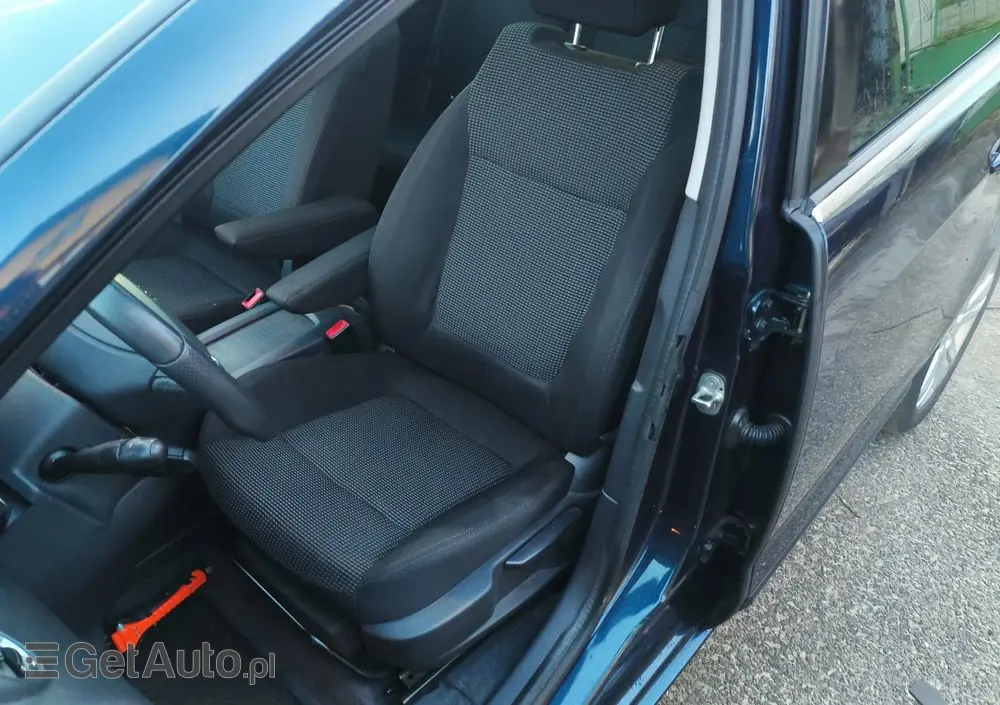 PEUGEOT 5008 155 THP Allure