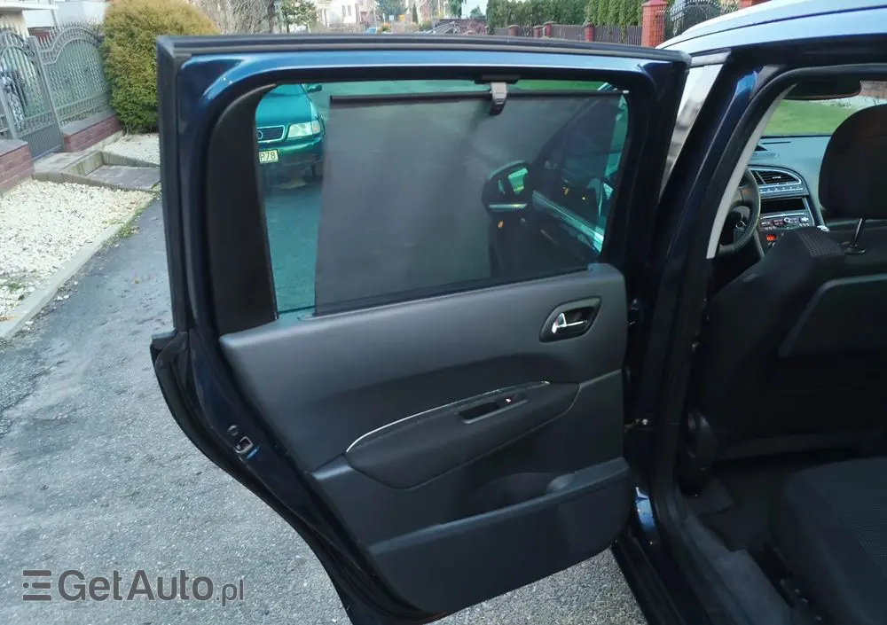 PEUGEOT 5008 155 THP Allure