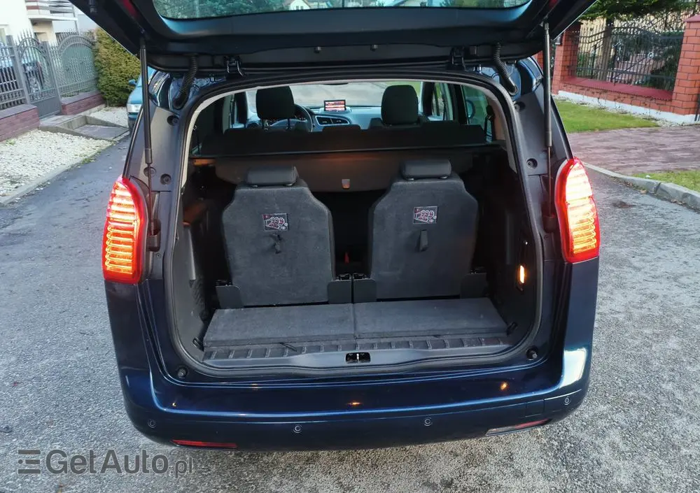 PEUGEOT 5008 155 THP Allure