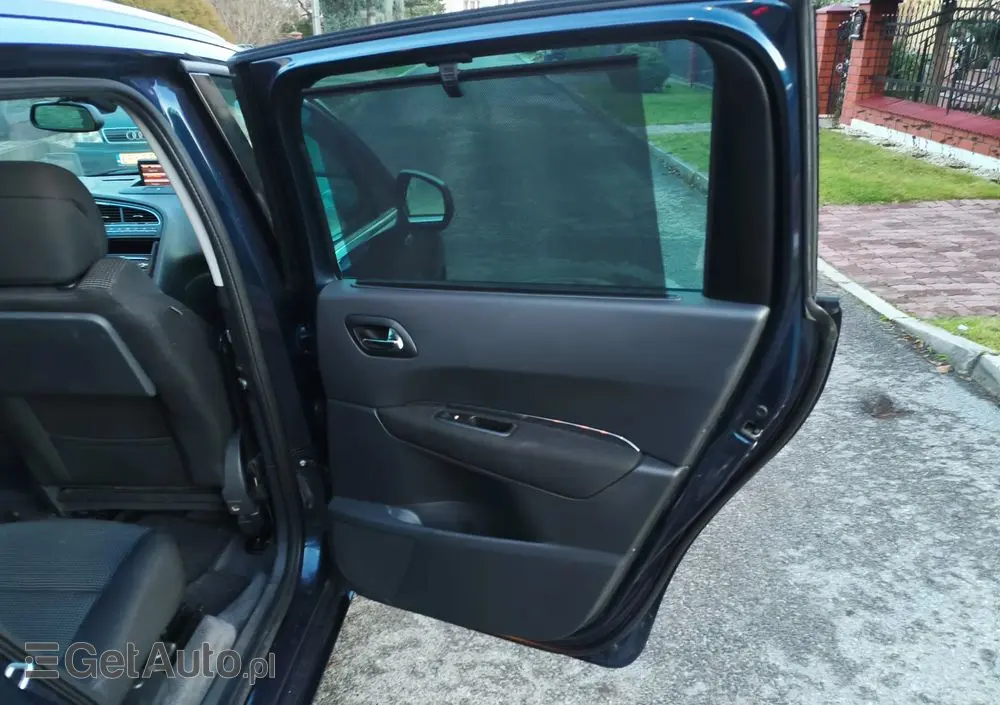 PEUGEOT 5008 155 THP Allure