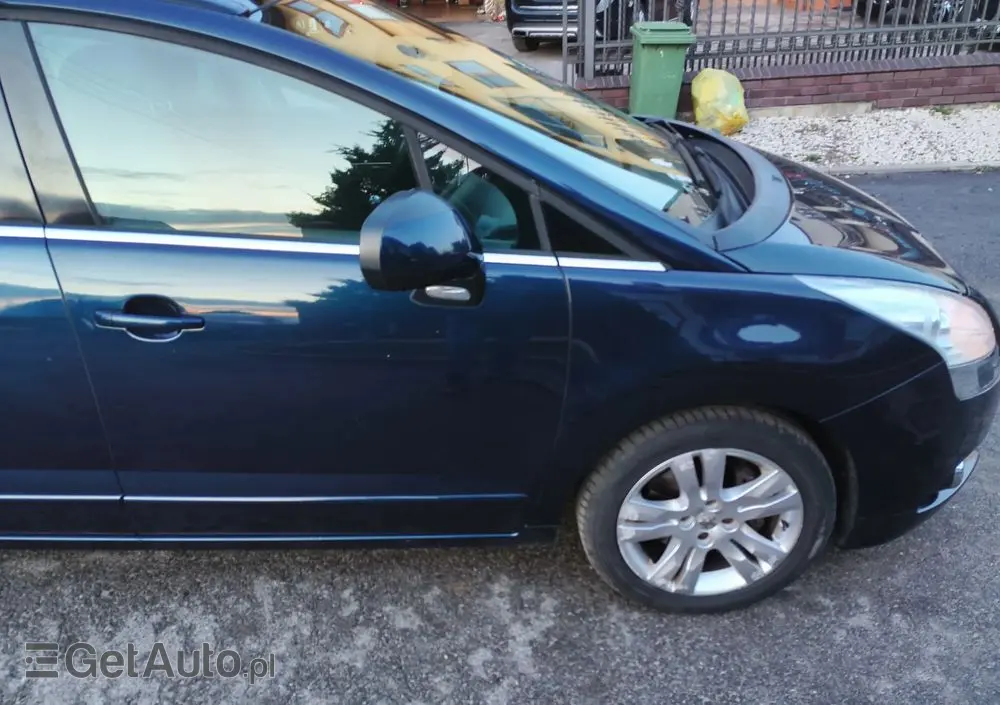 PEUGEOT 5008 155 THP Allure