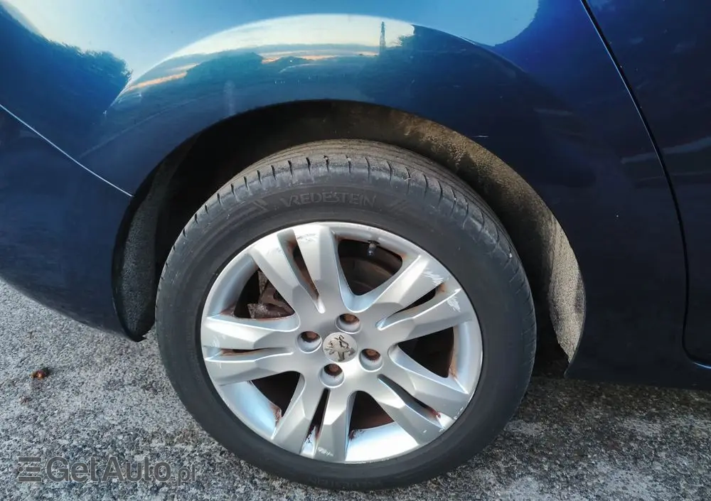 PEUGEOT 5008 155 THP Allure